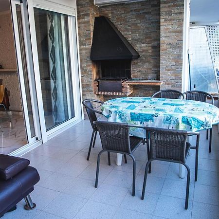Apartments Relax Салоу Экстерьер фото