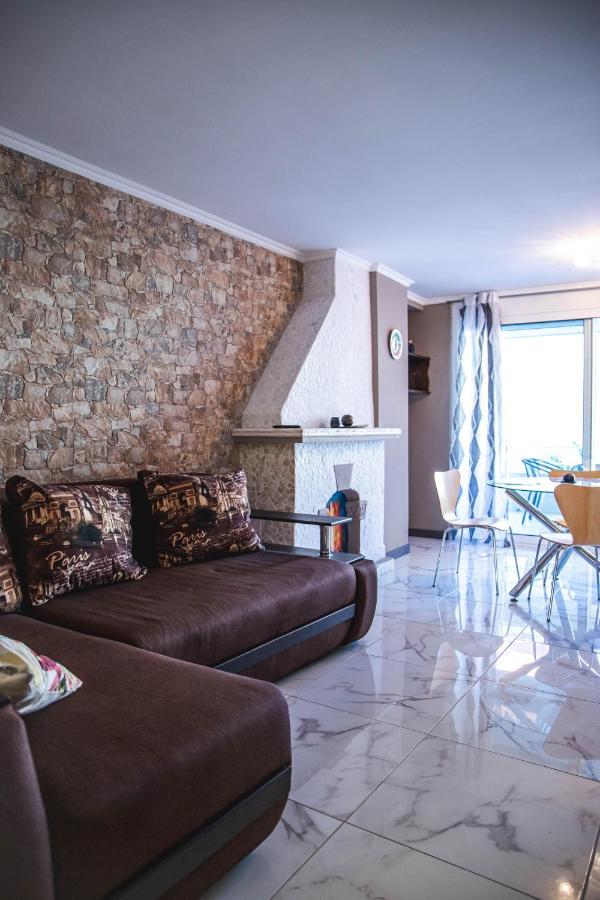 Apartments Relax Салоу Экстерьер фото