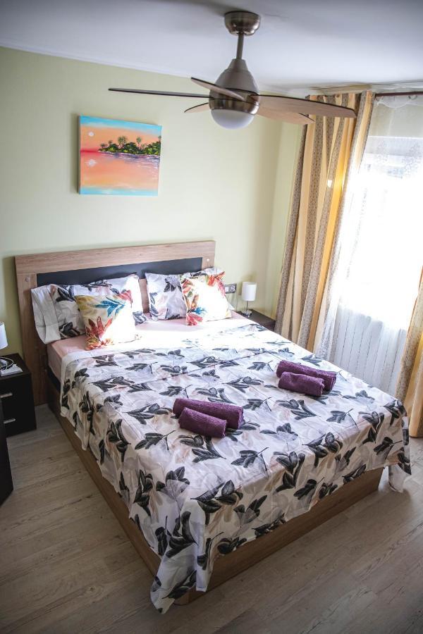 Apartments Relax Салоу Экстерьер фото