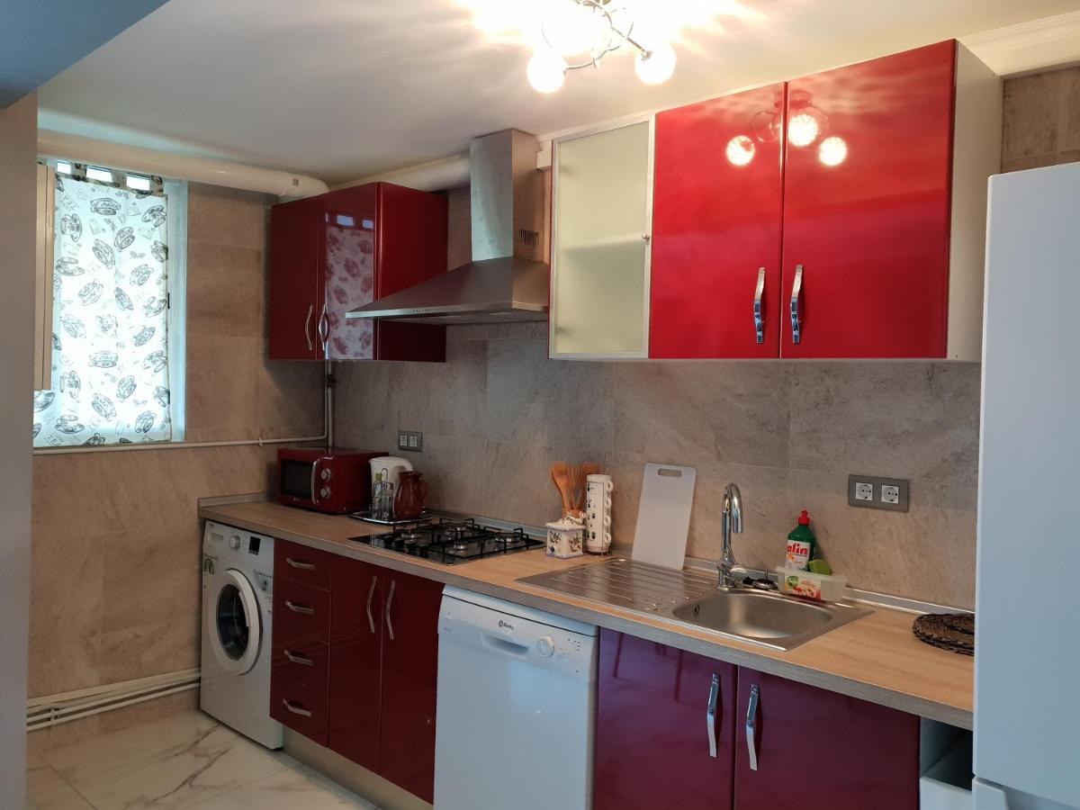 Apartments Relax Салоу Экстерьер фото